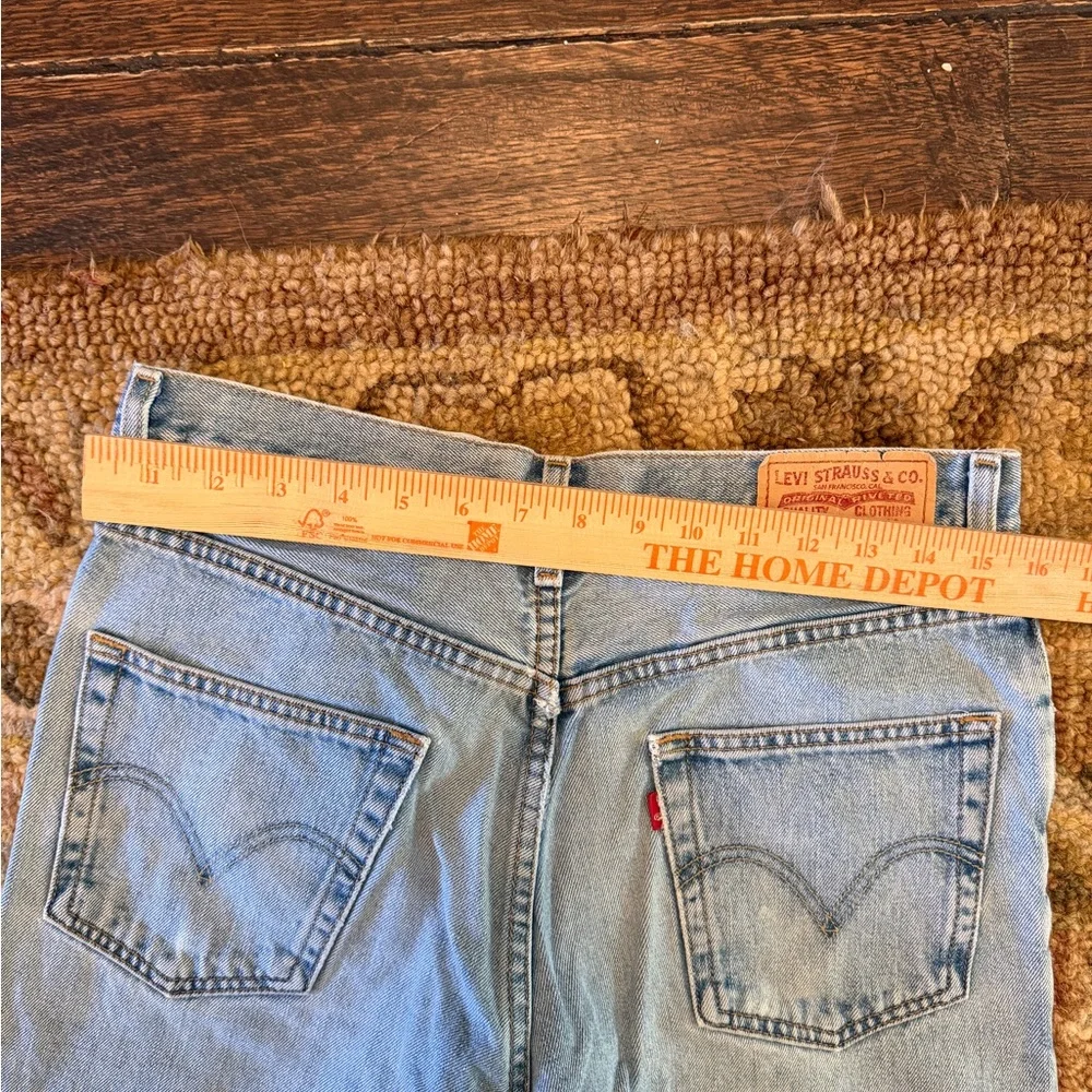 Vintage Levi's Light Blue Denim Jeans with Red Tab - Picture 8 of 14